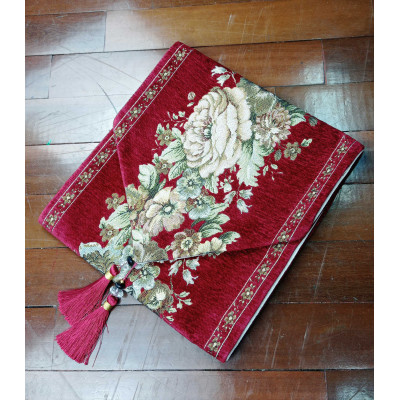 TD2066 - Taplak Meja Segitiga Tebal Flower Red